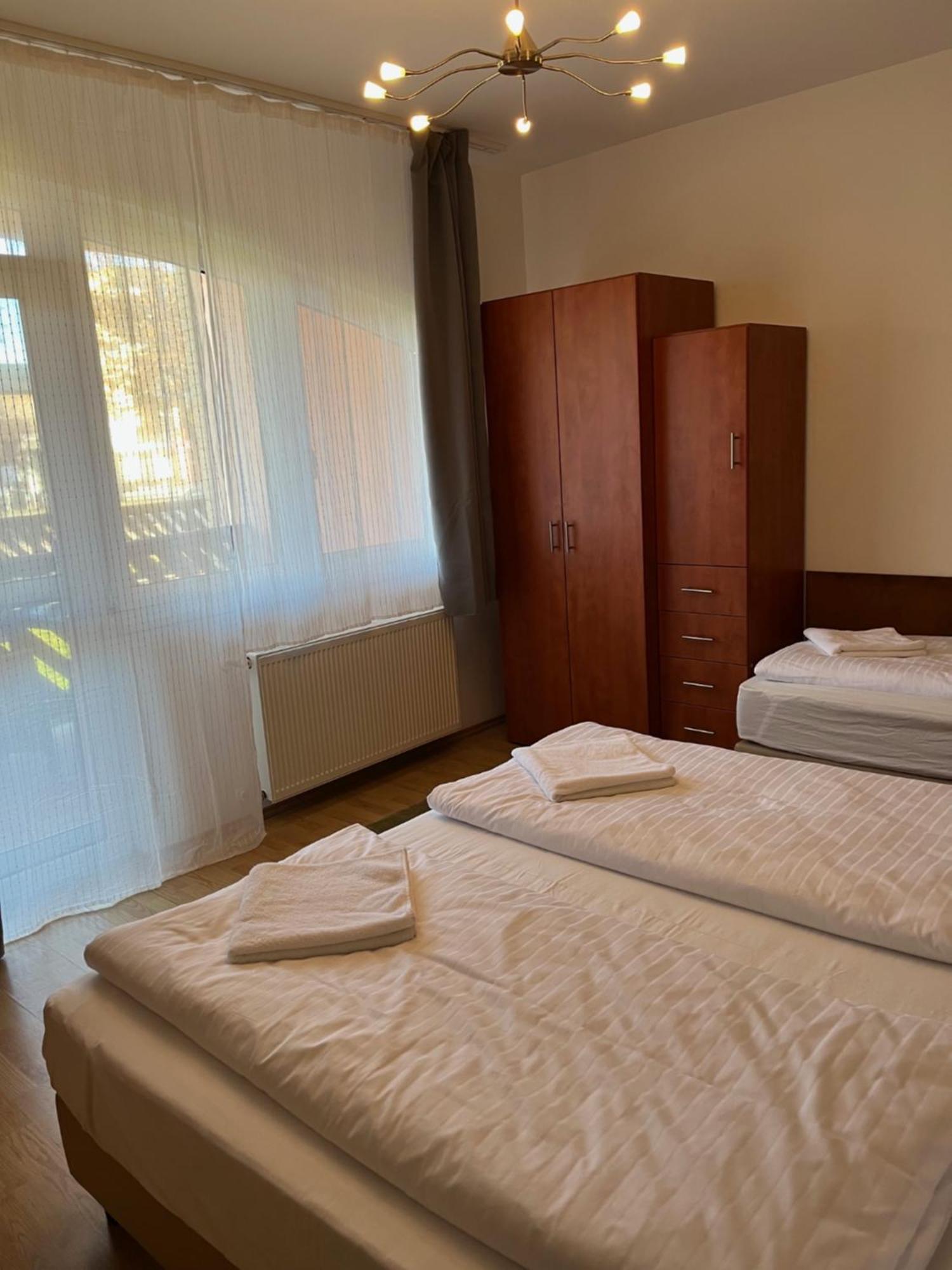 Y Apartman บาลาตอนแลลเล ภายนอก รูปภาพ